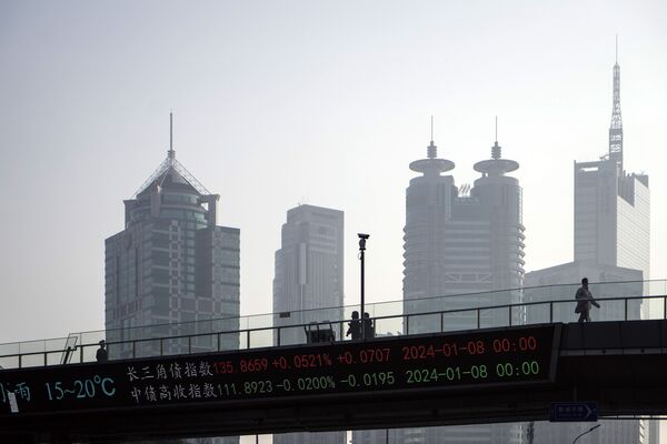 China Stock Rout Deepens as Data Stoke Recovery Concerns