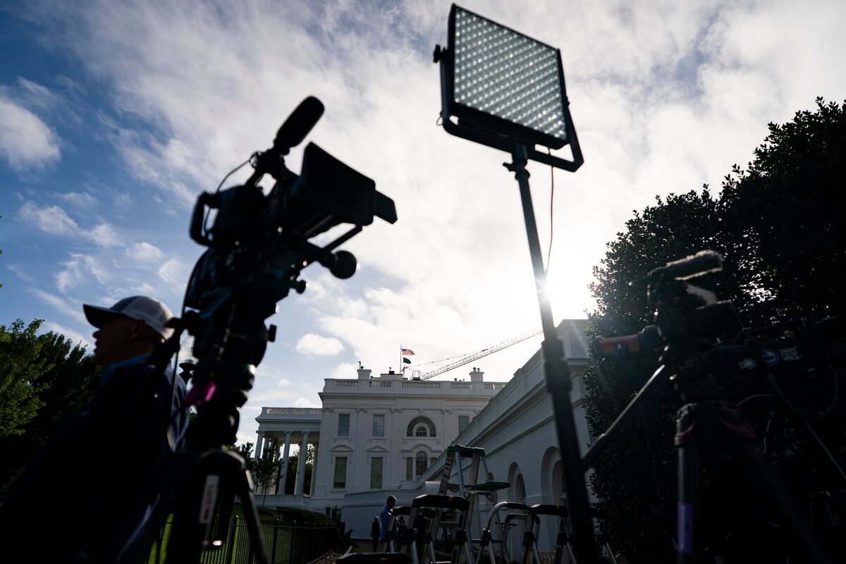 bloomberg.com - Madlin Mekelburg - CNN, MS NOW, Politico Seek to Retain White House Access in Court