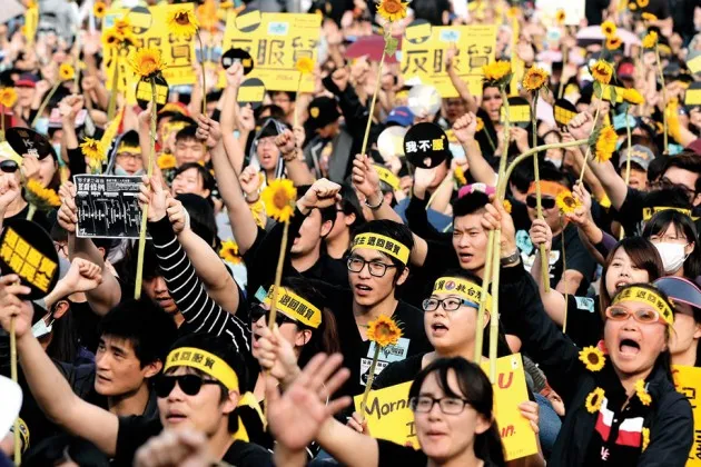 Sunflower Movement protesters march on Ma’s office