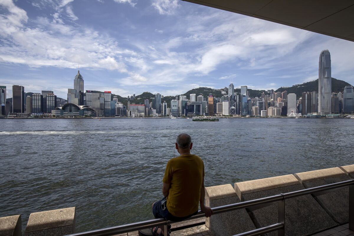 Hong Kong Home Prices Set for 19% Rebound Over Two Years: BI