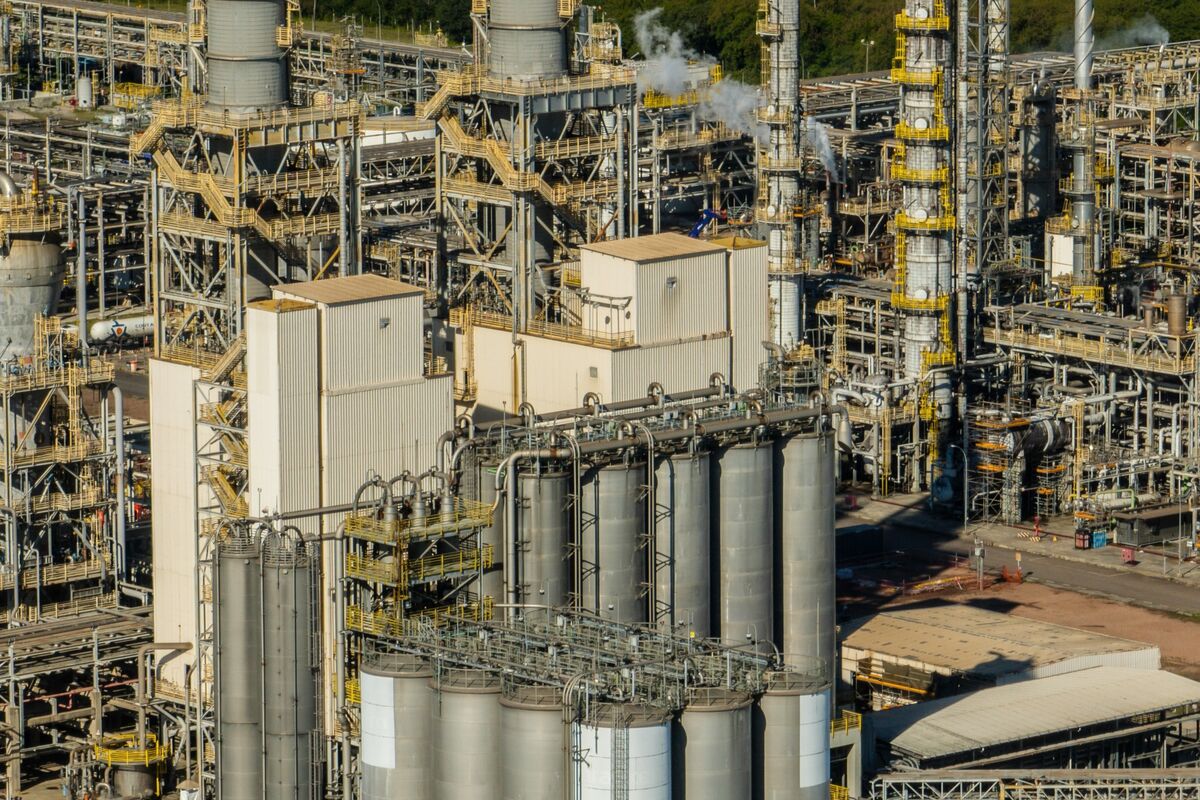 Petrobras Mulls Improving Braskem Credit Terms Amid Debt Talks