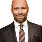 Headshot of Oliver Timm