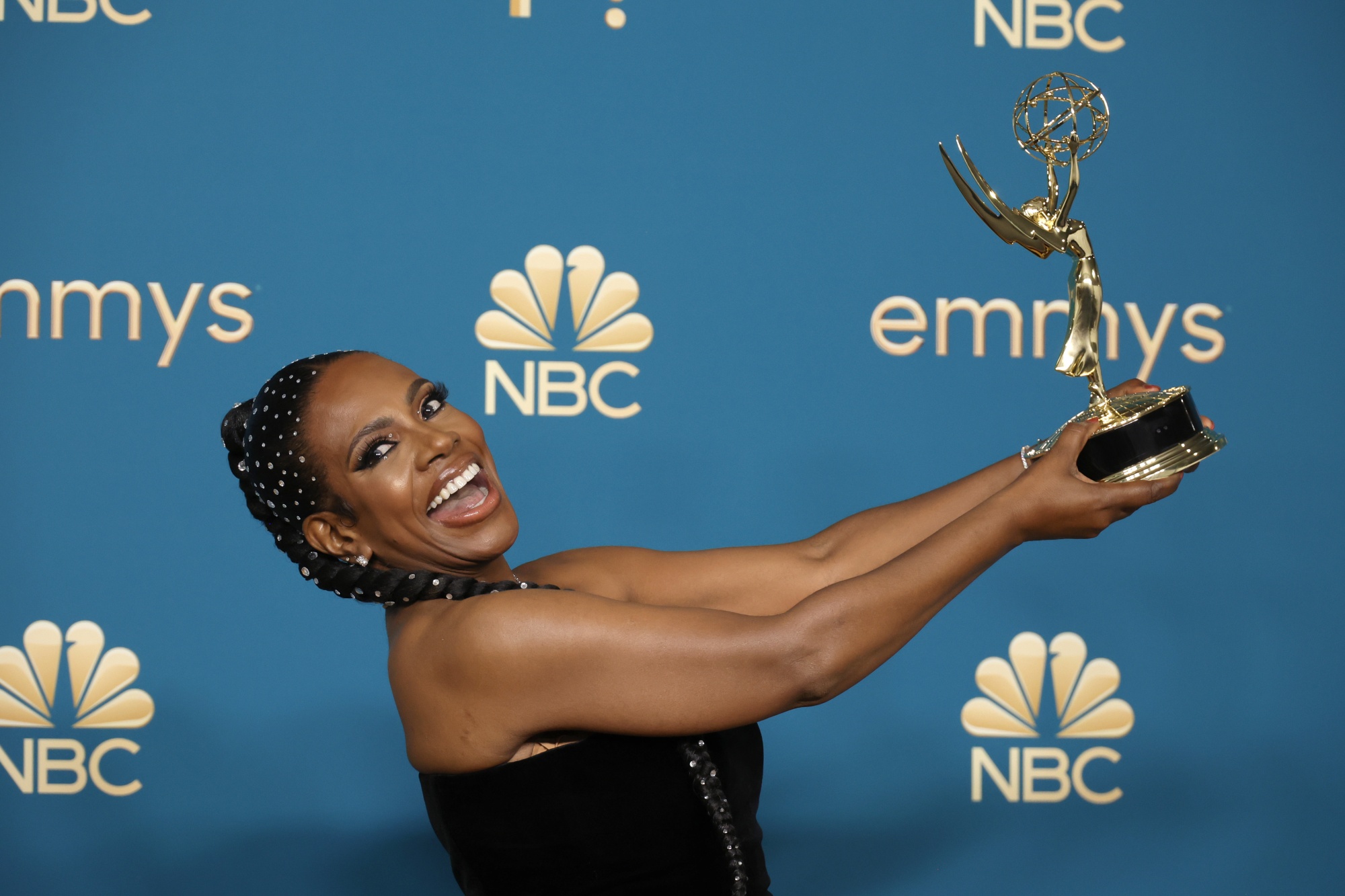 Sheryl Lee Ralph, 66, 1st-time Nominee, Wins Emmy Award - Bloomberg