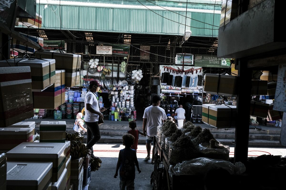 Philippines Keeps GDP Growth View Despite Higher Inflation - Bloomberg