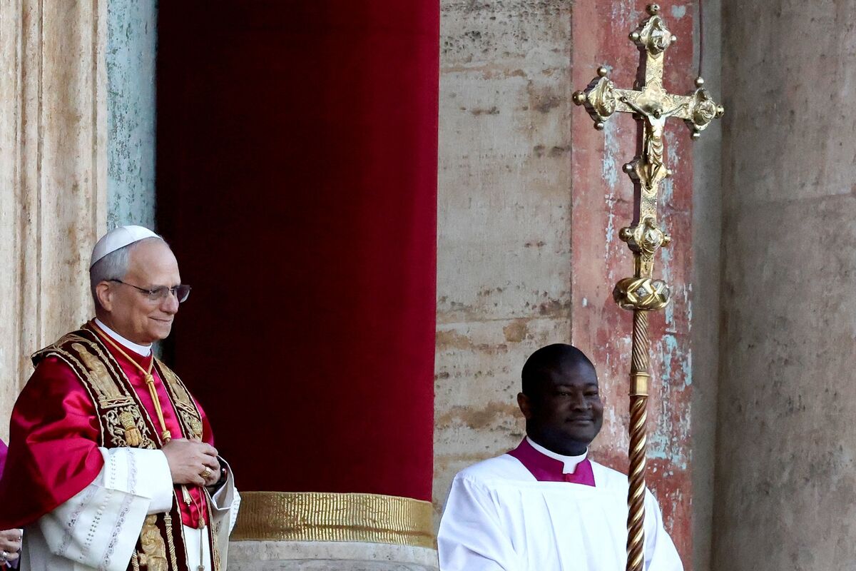 Pope Leo XIV: Chicago White Sox Fan Becomes Pontiff for a World in Turmoil