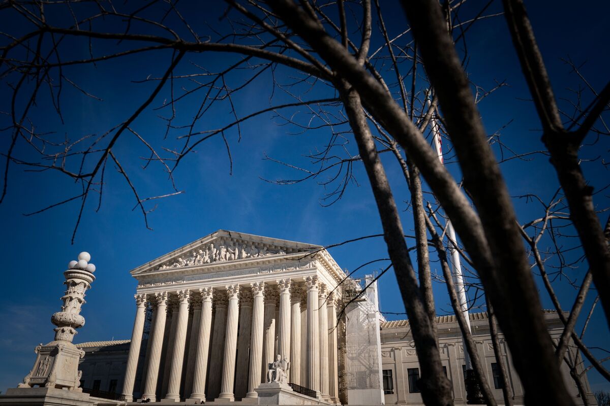 Supreme Court Urged to Reject Trump Immunity, Allow DC Trial - Bloomberg