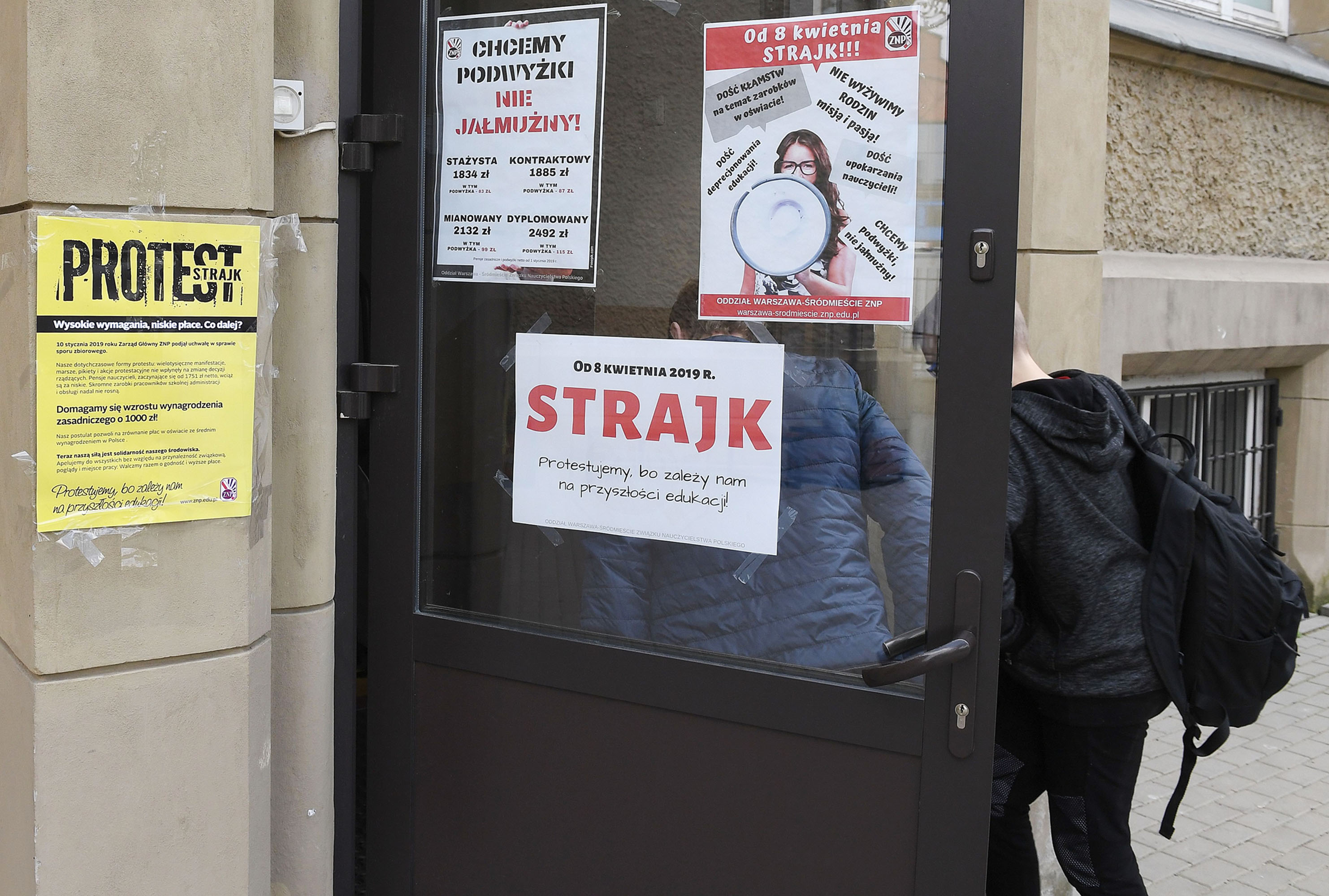 Populist Economic Policy Hits Limit In Polish Teacher Strike
