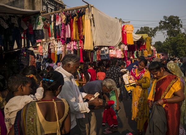 Stress in India?s Small Loans Signals Pain for Stocks, Economy