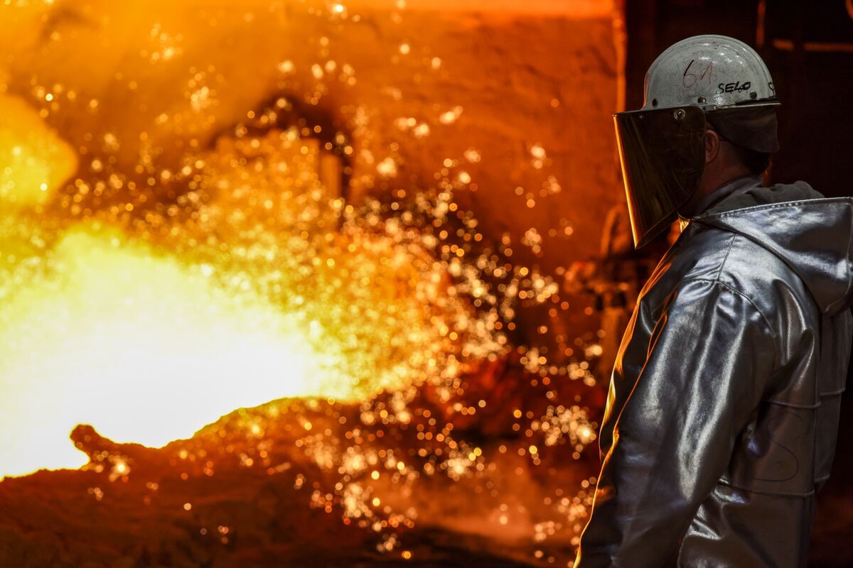 German Industrial Production Declines in February, Raising Economic Recovery Concerns