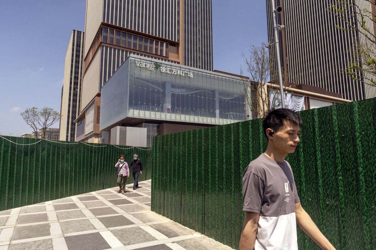 China Vanke Jolts Bondholders Again With Plan for One-Year Delay.