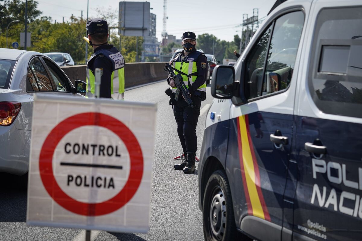 Madrid to Shut Border for Traffic for 10 Days in December - Bloomberg