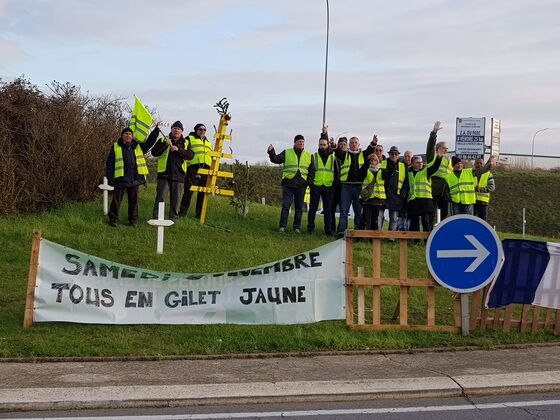 France's Yellow Vests Are Starting to Enjoy the Radical Life