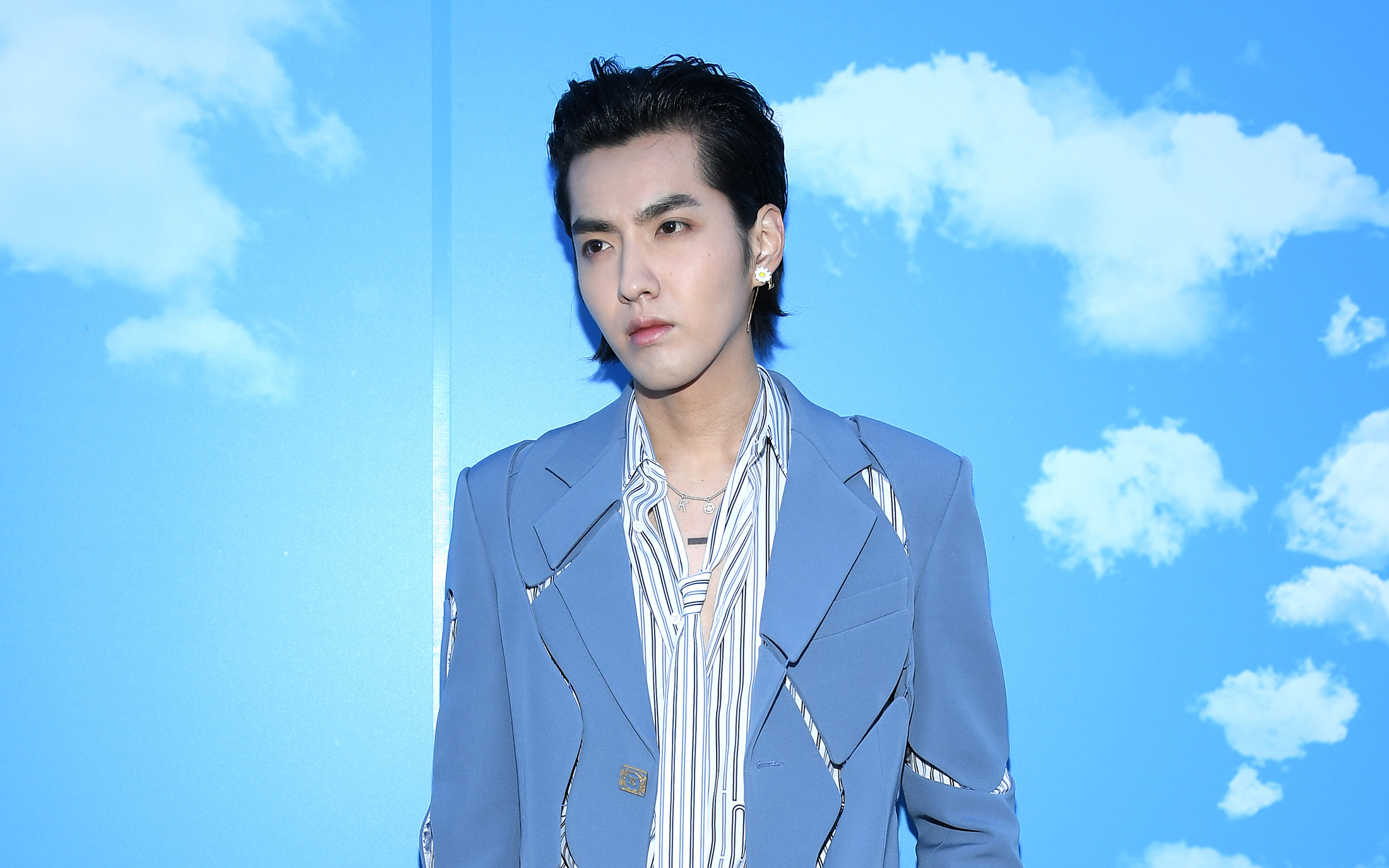 Chinese Pop Star Kris Wu Dumped by Porsche, Bulgari After Sex Accusation -  Bloomberg