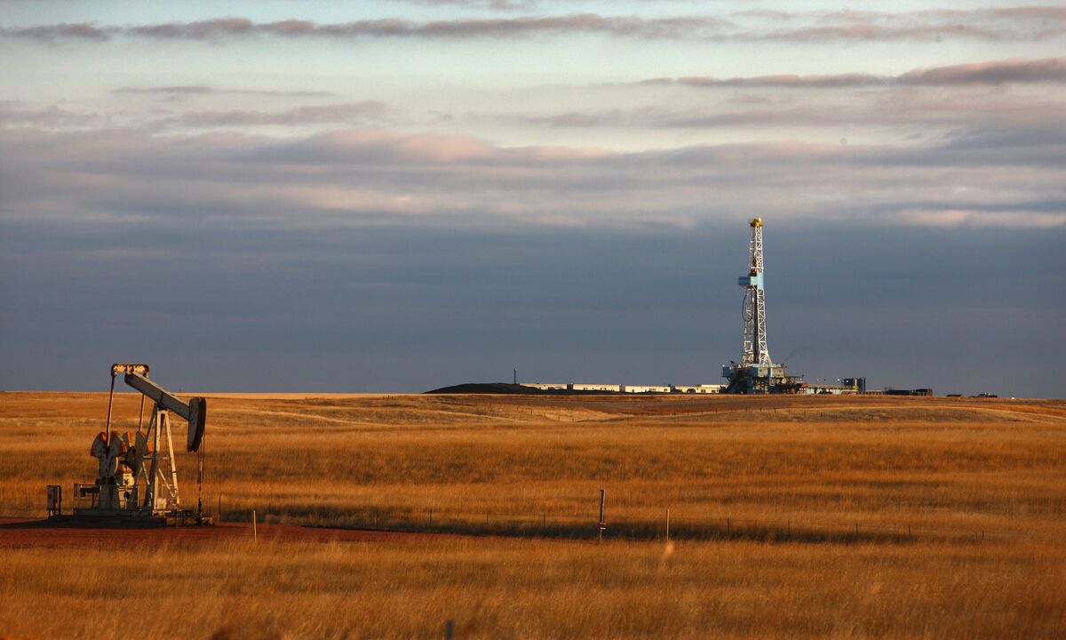 Bakken Oil Output Shows Signs of Slowing as Pipeline Flows Slip