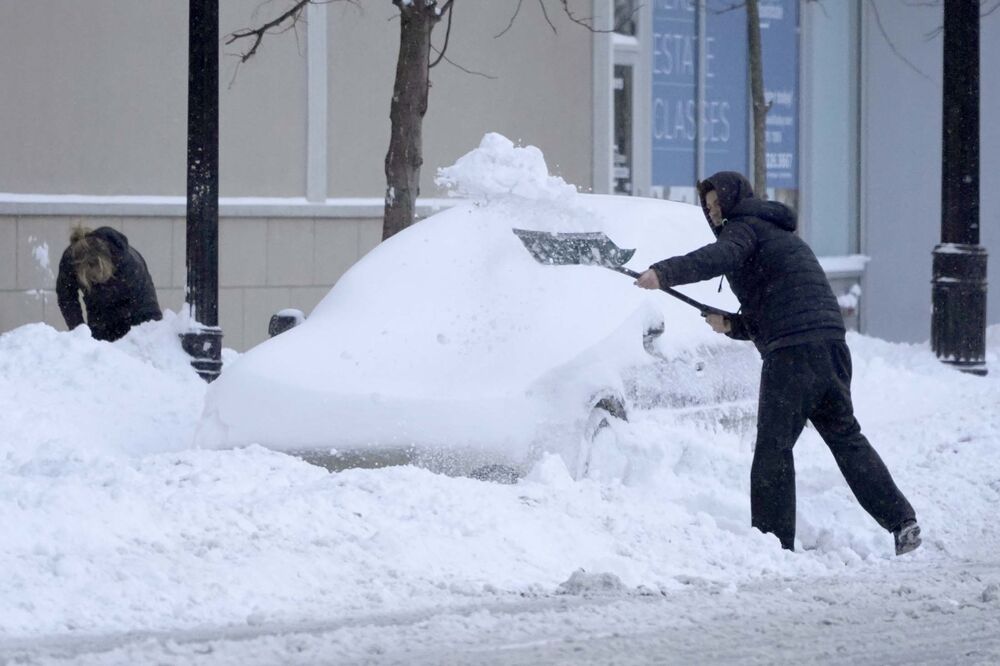 U S Snow Cover Reaches Record High Across Lower 48 States Bloomberg