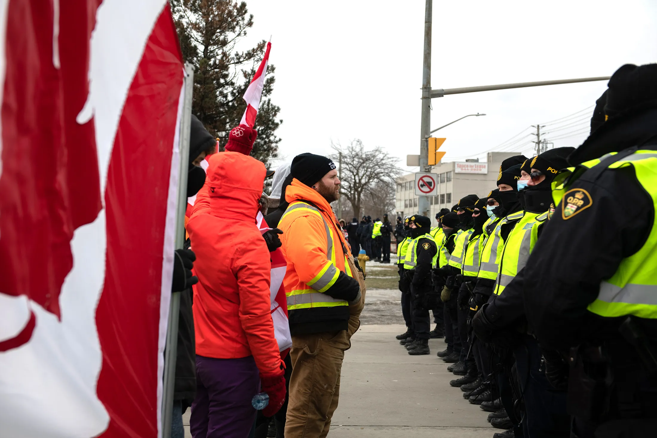 Canada Ambassador Bridge News: Police in Windsor Move to Eject Protesters -  Bloomberg