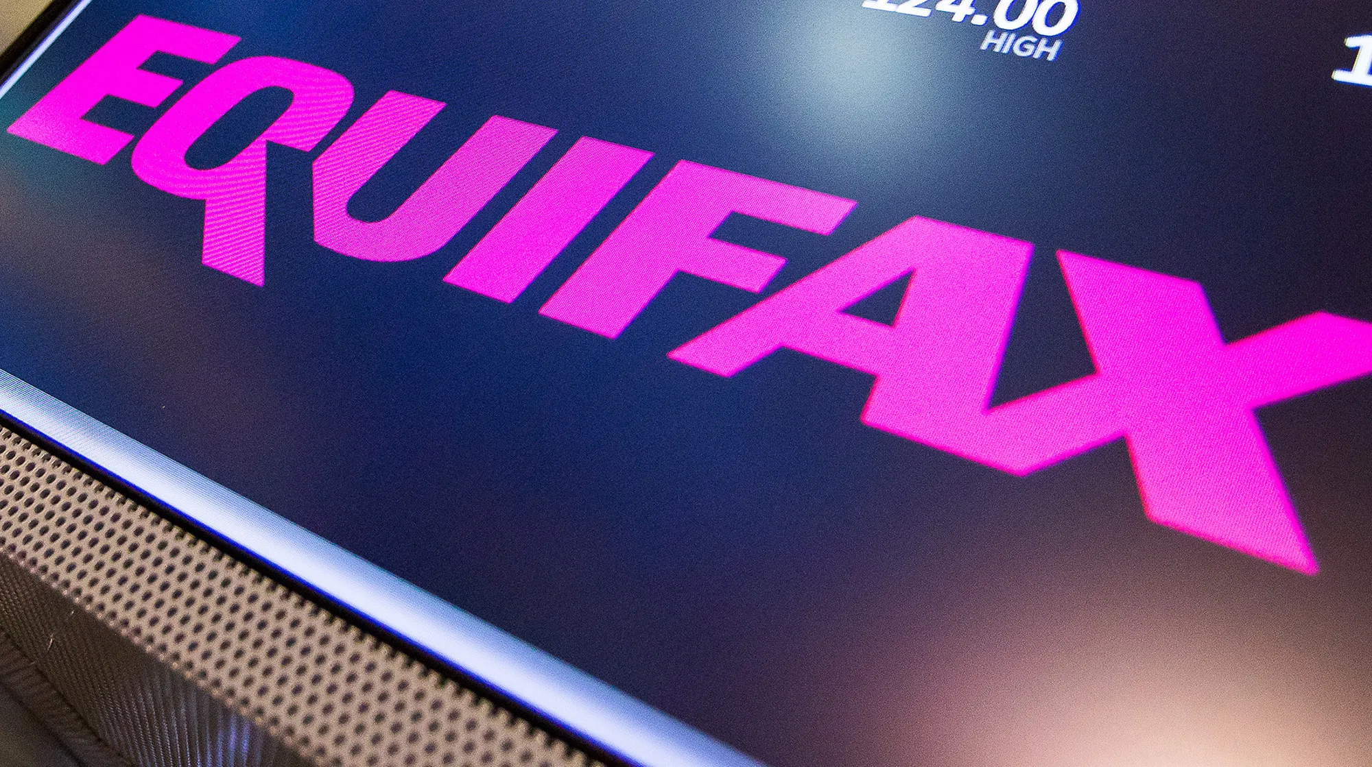 Equifax large lede social