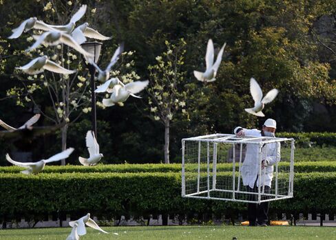 China Says It Can Manage H7N9 Virus as Shanghai Infections Rise