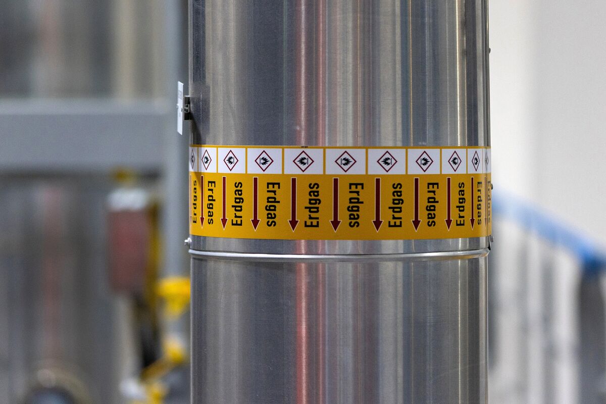 bloomberg.com - Elena Mazneva - European Gas Prices Steady After Steepest Yearly Drop Since 2023