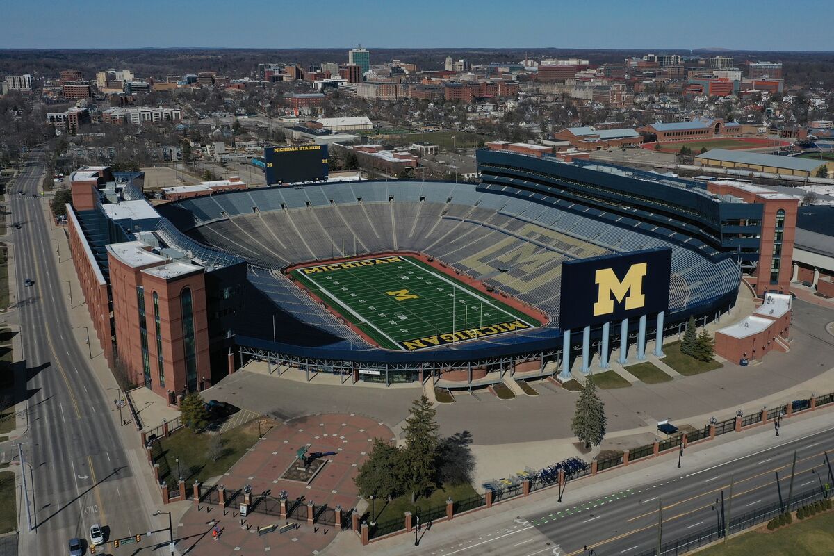 bloomberg.com - David Welch - Michigan Leads Resistance to Billions in College Sports Deals
