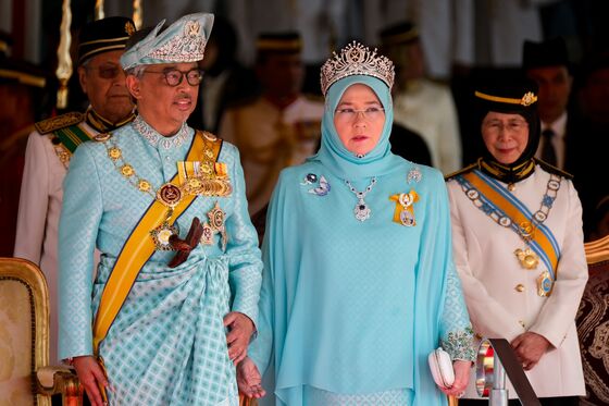 Malaysia Crowns Sultan Abdullah Sultan Ahmad Sixteenth King