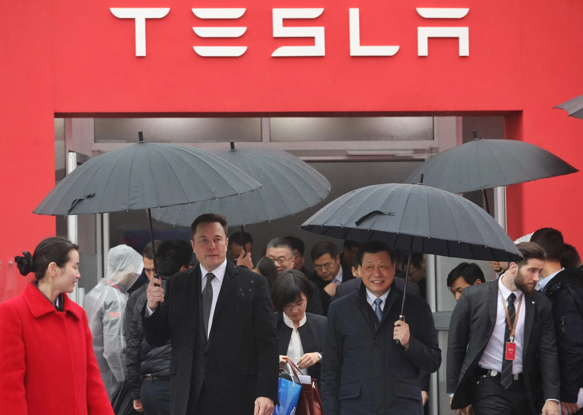 Elon Musk, getting conjoined.