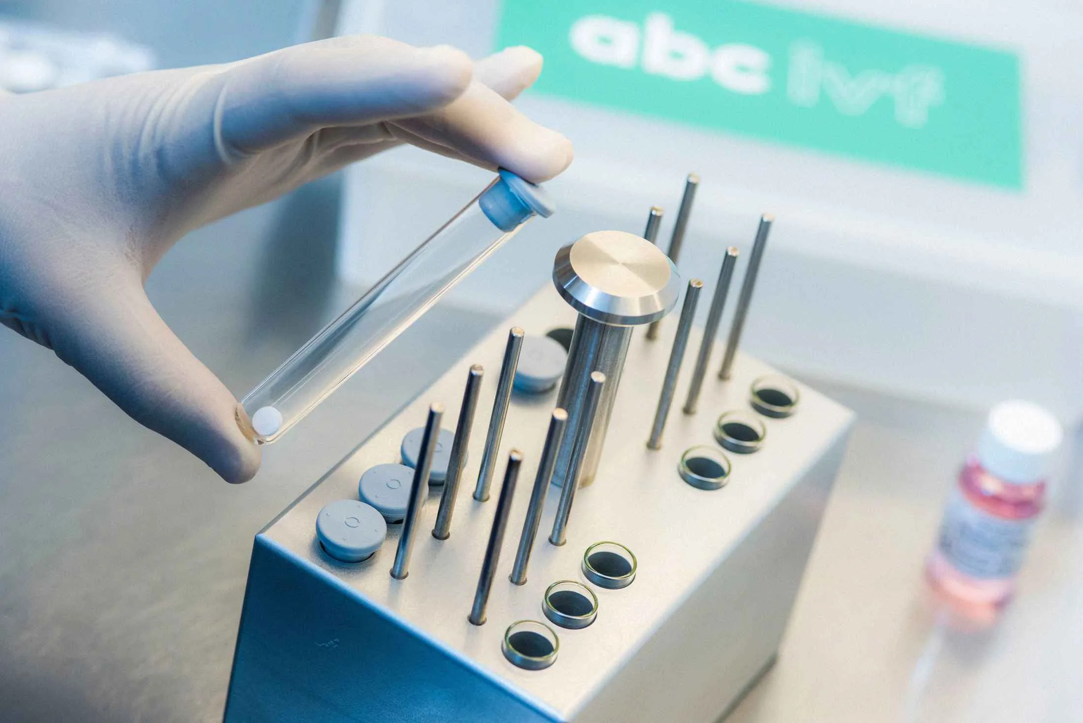 The Simplified Culture System technology, also known as “shoebox” IVF.