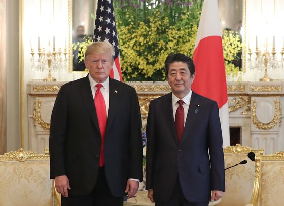 Trump Backs Abe Playing Intermediary Role in Standoff With Iran