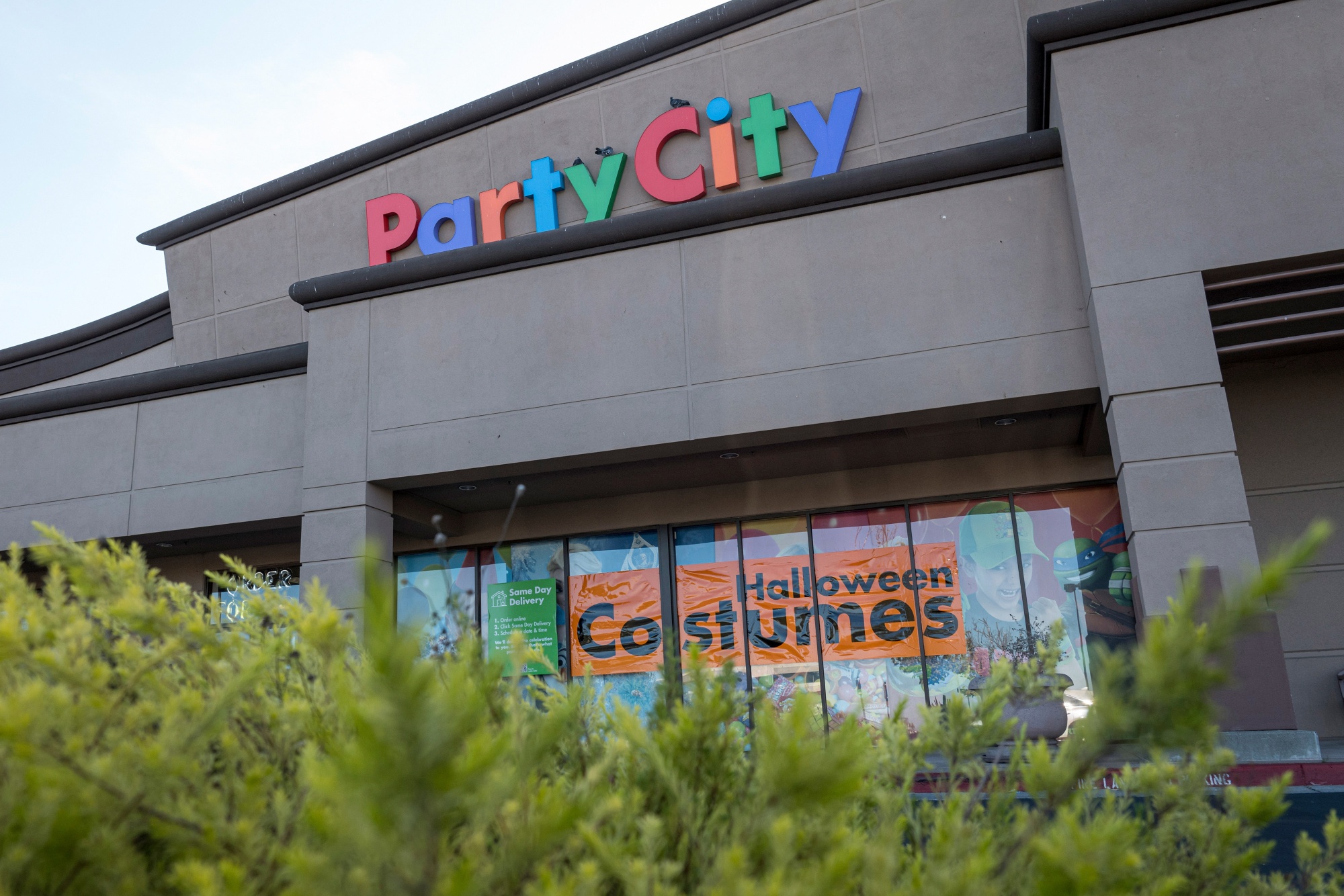Bankrupt Party City Needs Halloween Costumes. Some Vendors Want a Hedge. -  Bloomberg