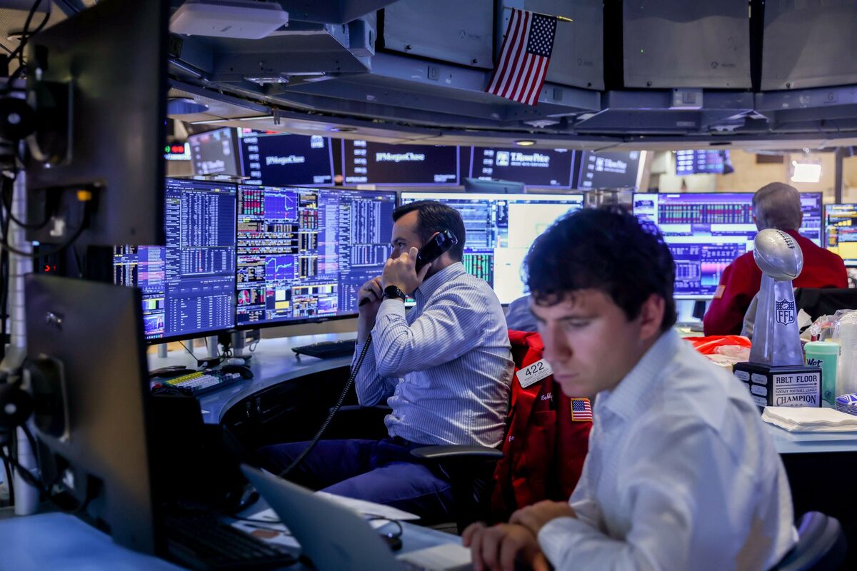 US Futures Mixed as Traders Weigh Memory Results, Iran Progress