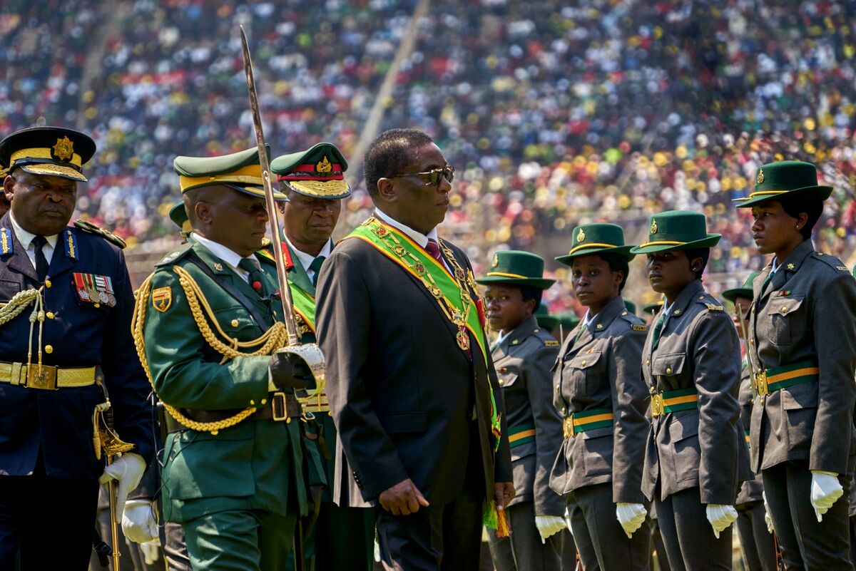Zimbabwe Divided by Wealthy’s Sway Over Politics Under Mnangagwa