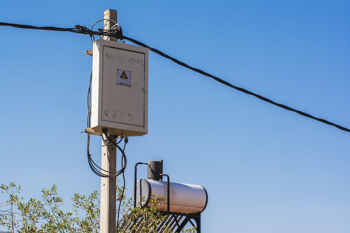 Why the Lights Keep Going Out in South Africa QuickTake Bloomberg