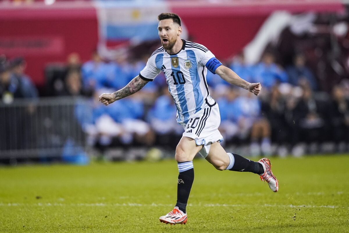 Messi Meets America' Details Soccer King's Awesome Rise