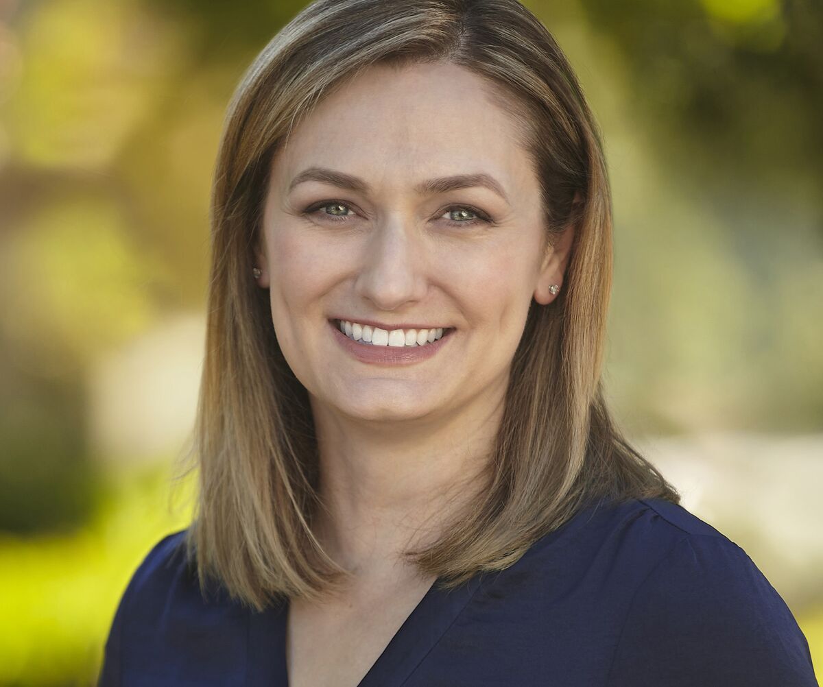 clorox-wipes-to-be-in-demand-post-covid-19-pandemic-ceo-linda-rendle-says-bloomberg