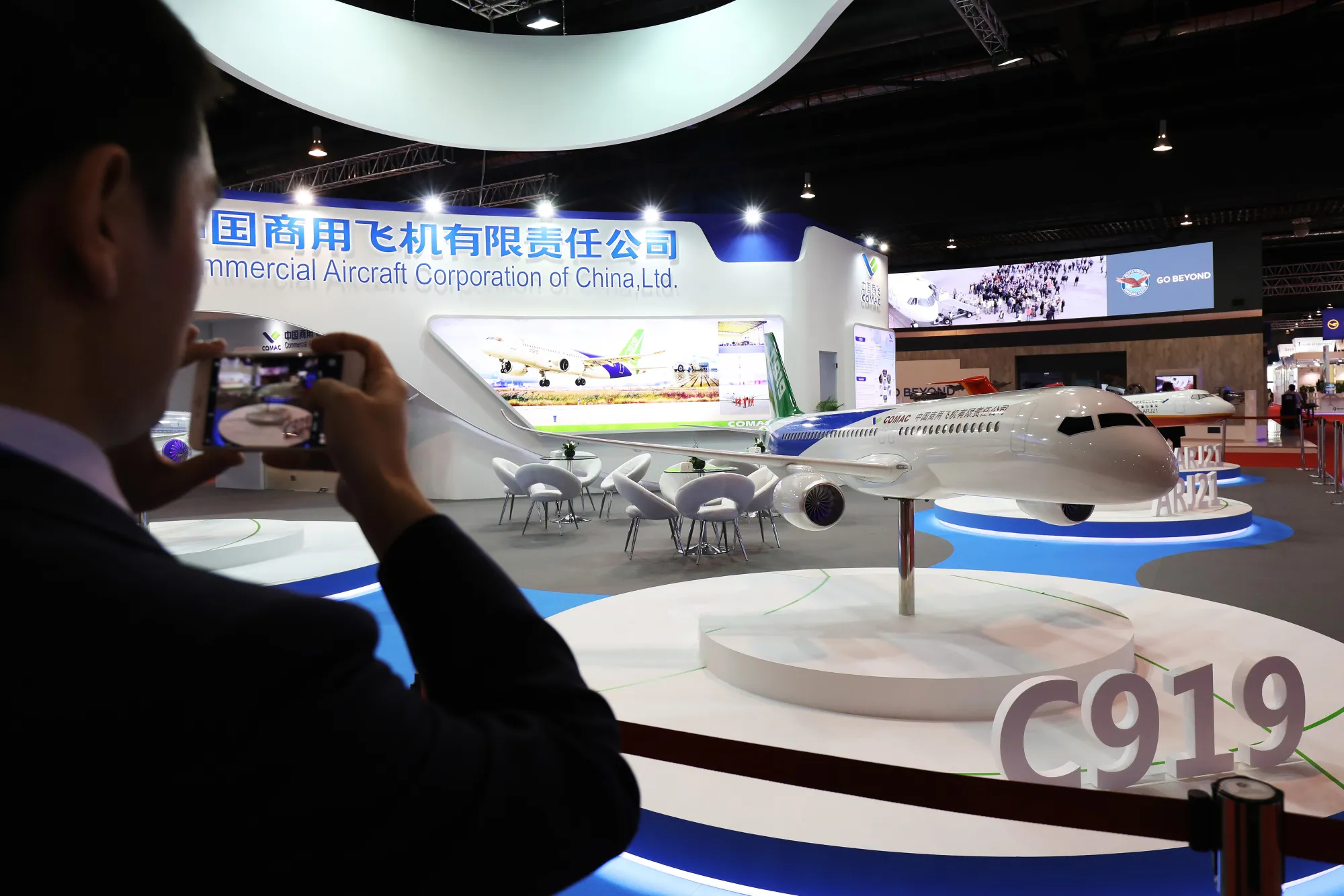 A model of the Commercial Aircraft Corp. of China Ltd. (Comac) C919 aircraft at the Singapore Airshow in 2018.&nbsp;