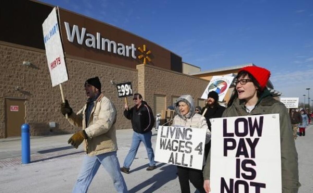 The Case for a Local Minimum Wage - Bloomberg