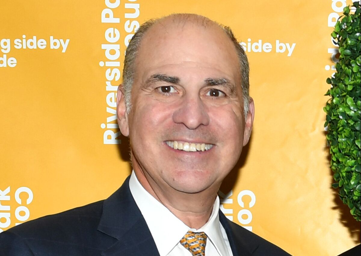 Bond Market Veteran Bassman Sues ETF Manager Over Compensation