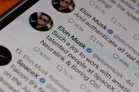 Tweets by Elon Musk.