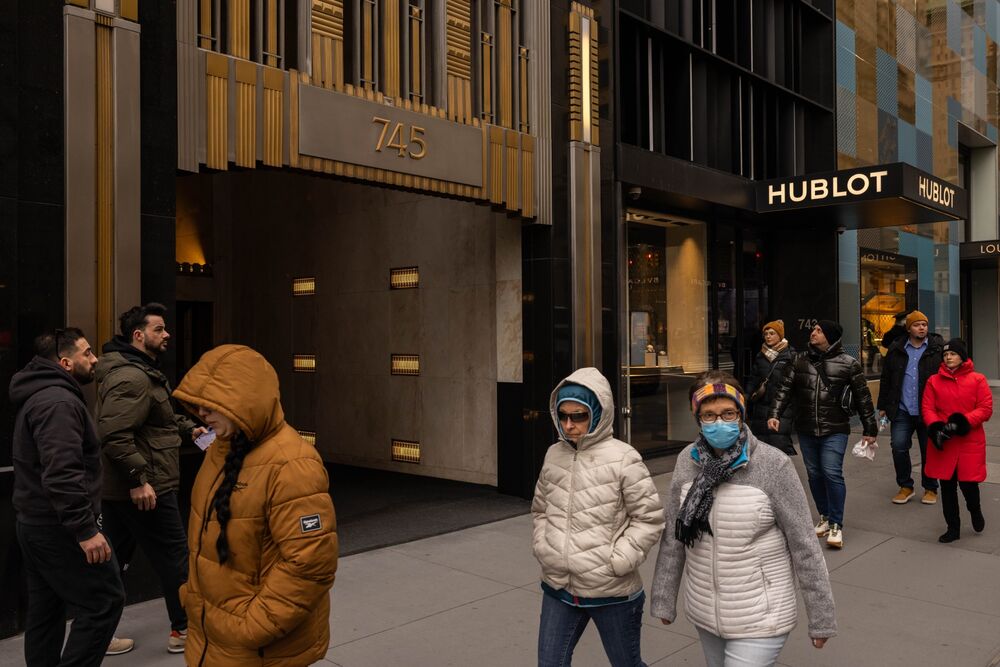 ニューヨークは死なず－高級ブランド２社が５番街で大きな買い物 