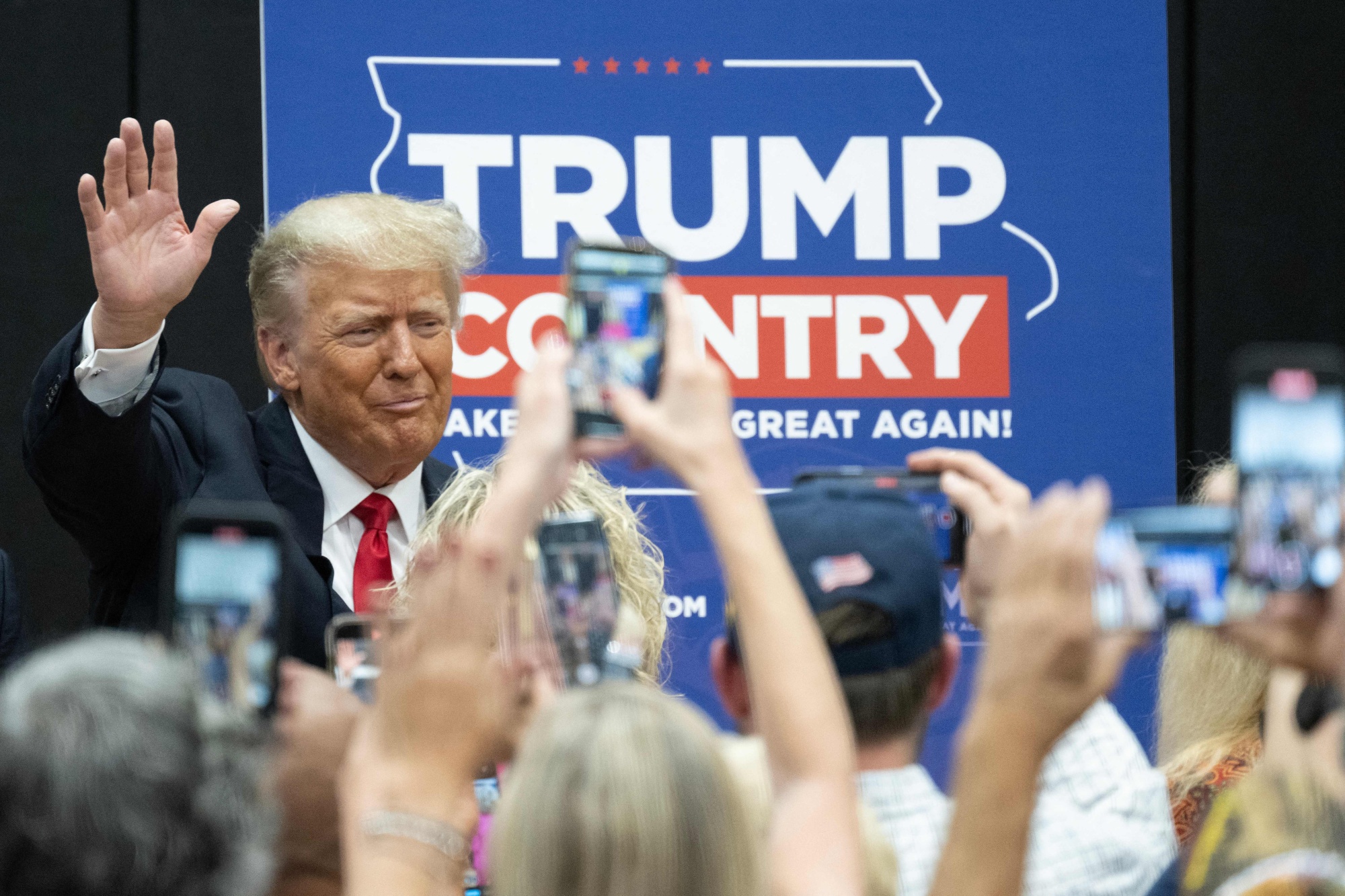 2024 Presidential Election Donald Trump Steps Up Campaign in Iowa