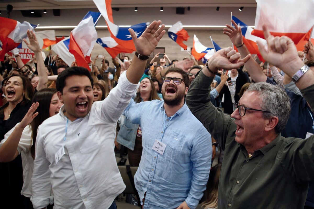 チリ新憲法草案、国民投票で否決－政治や自由市場政策見直す内容