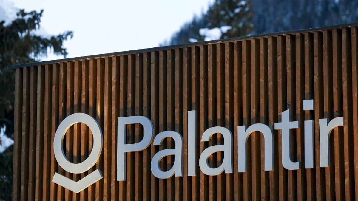 Palantir Valuation Doesn't Make Sense, Brent Thill Says