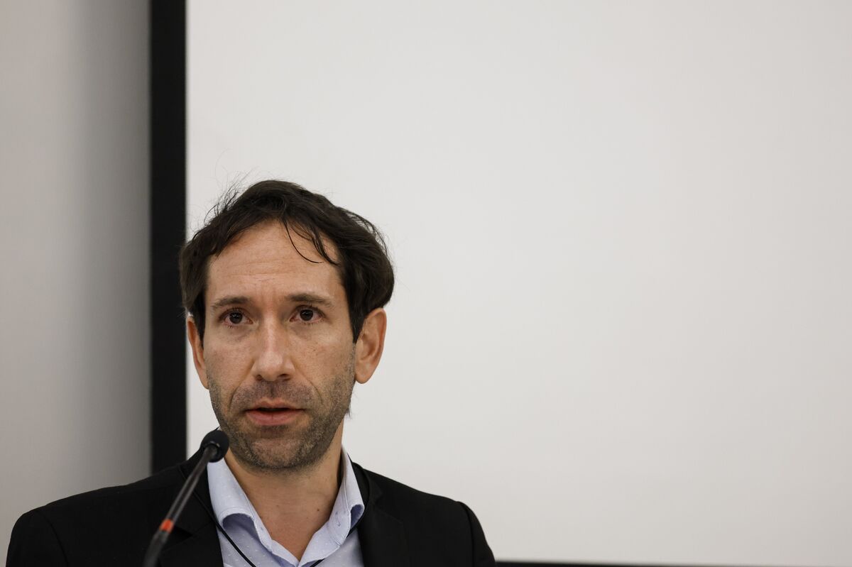 Central Banker Sees Increased Chance of Colombia Rate Rises