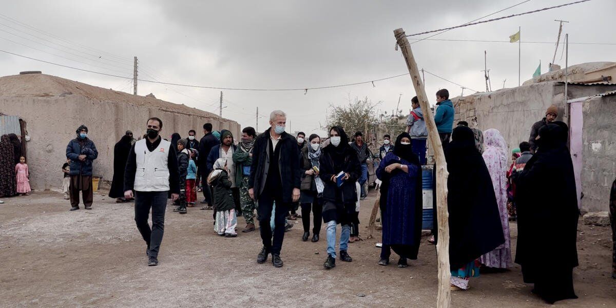 Thousands of Afghan Refugees Arrive in Iran Everyday, But Aid Lags ...