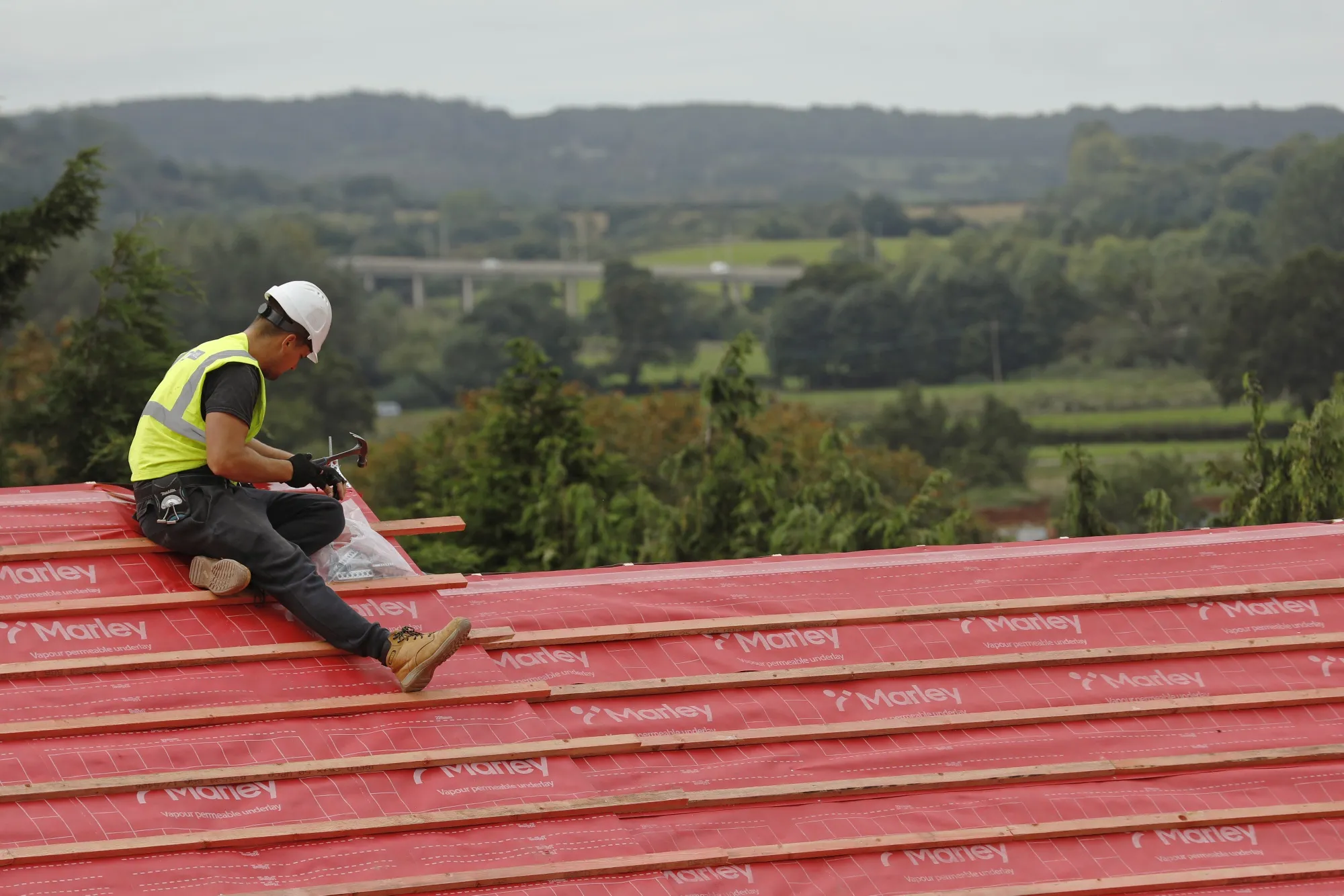 U.K. Construction Shrinks Again as Brexit Sees New Work Dry Up