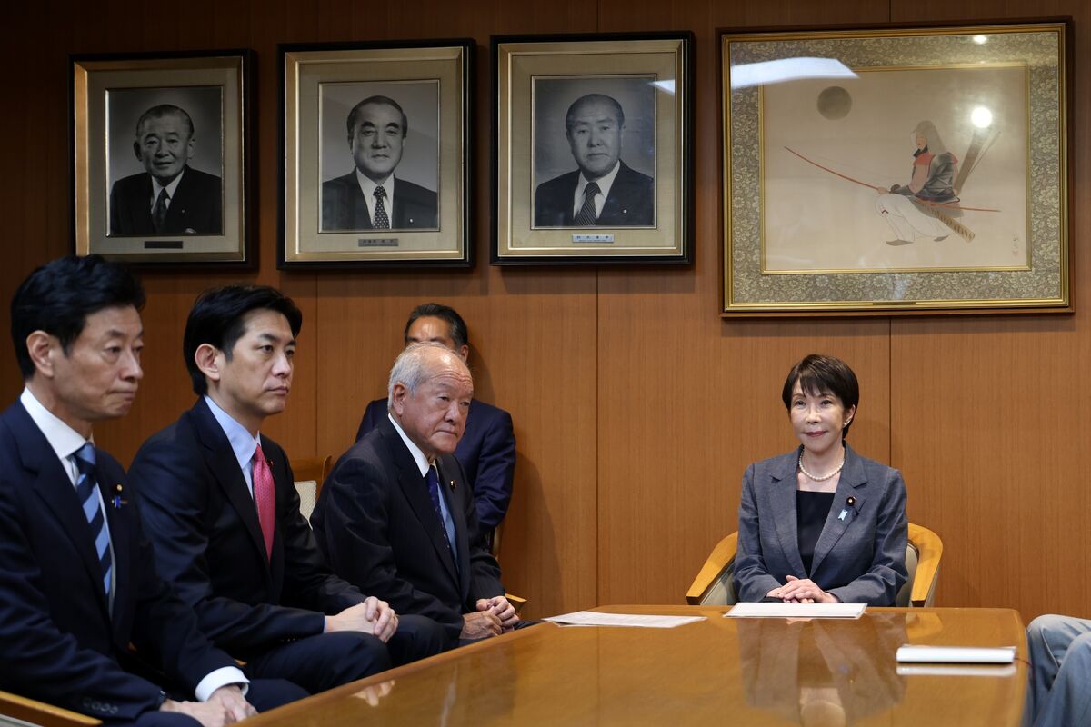 Japan’s Slowing Growth Complicates Yen Defense Strategy