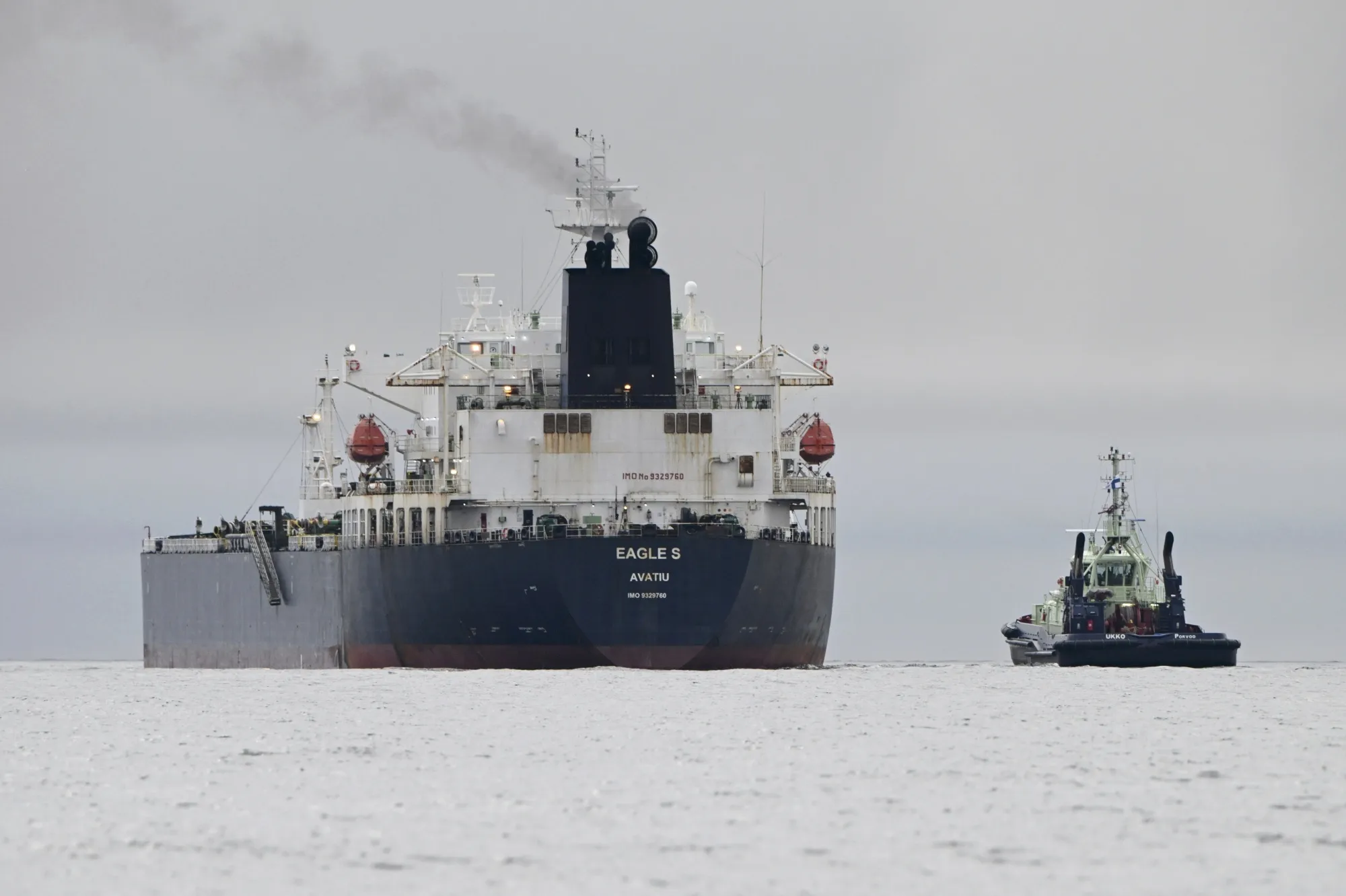 Oil tanker Eagle S outside the Porkkalanniemi, Kirkkonummi, on the Gulf of Finland on Dec.&nbsp;28.