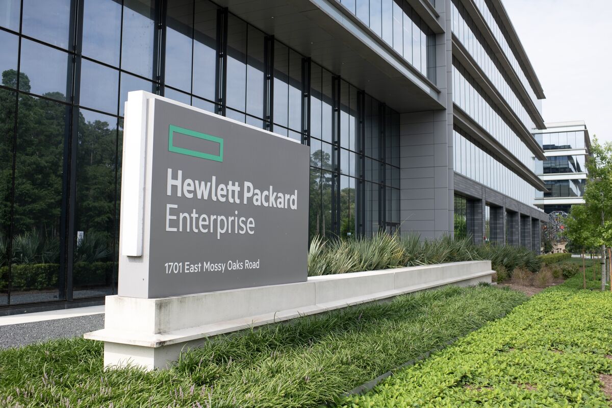 HPE Projects Sales That Fall Short of Estimates on Server Demand
