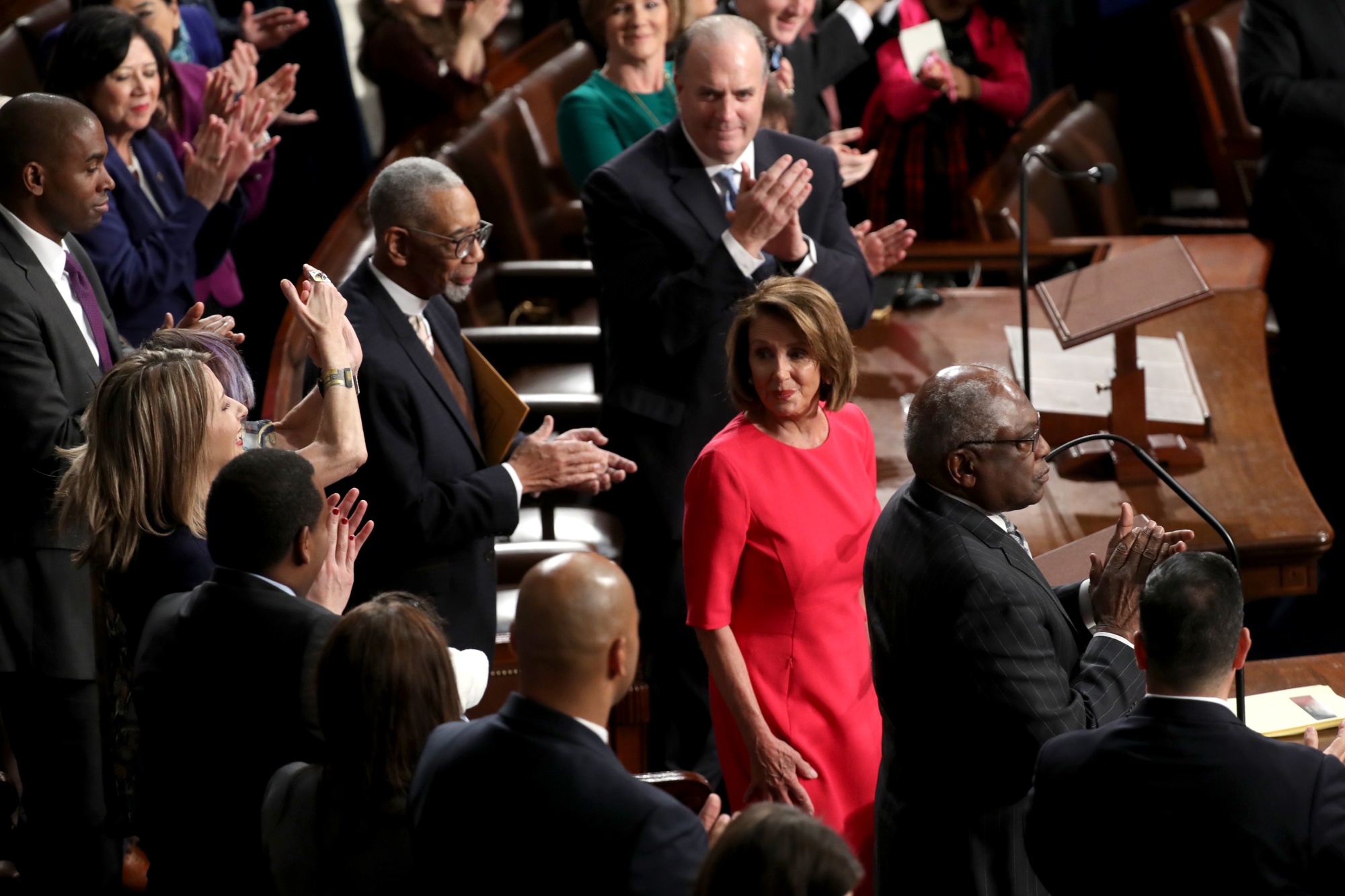 ペロシ氏を米下院議長に選出－民主党の下院過半数議席奪回で再登板 - Bloomberg