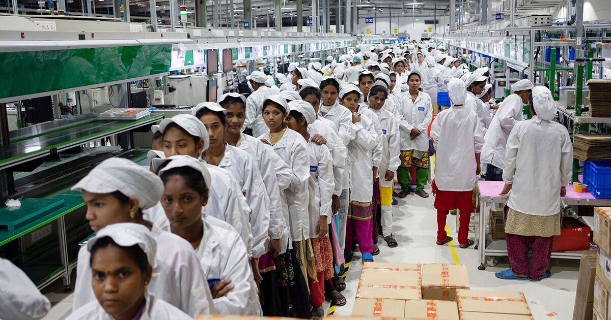 China’s iPhone Factory Stumbles Give India a Chance to Swoop In